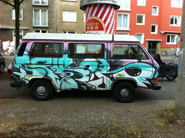  auto streetart graffiti bulli 