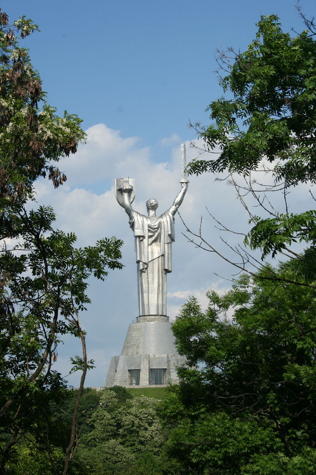 mutter heimat statue kiev gross heimat statue mutter ukraine kiev 