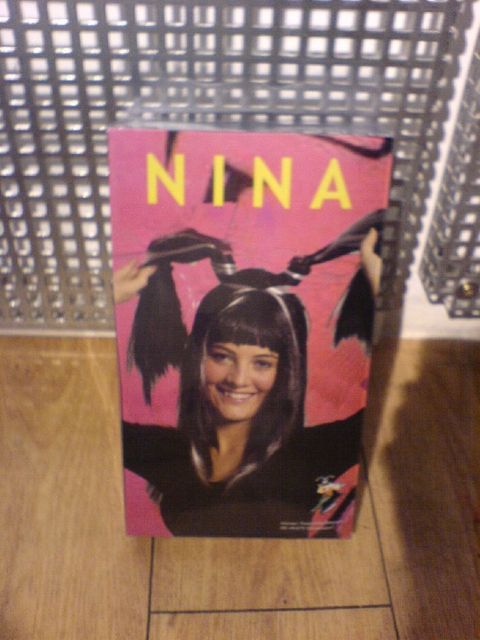 Ich glaub dieses Jahr geh ich als... per�cke karneval nina 