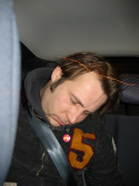die letzte tasse wodka war schlecht... autofahren schlafen entspannt 