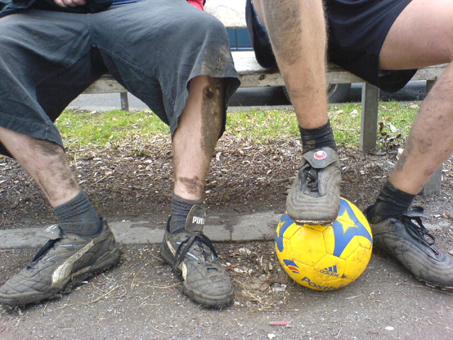 trainingauftakt luden training schmutz fu�ball 