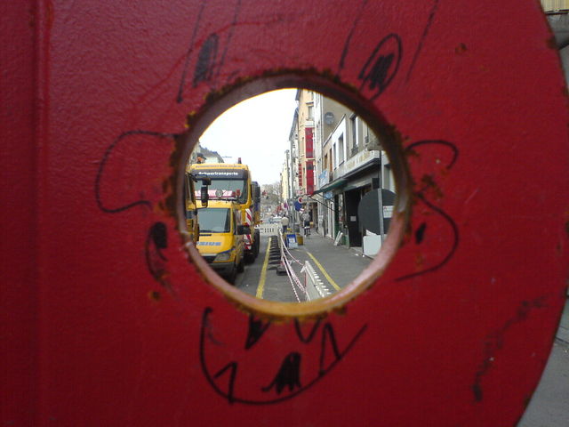 lochblick blick baustelle k�ln loch 