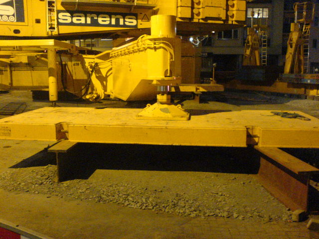 Fuss schwer k�ln werkzeug bonnerstrasse kran 