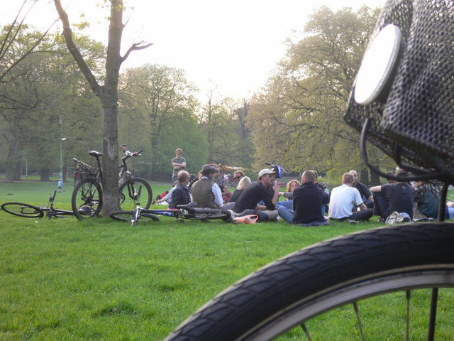 grillsaison er�ffnet volksgarten grillen m�nner park 