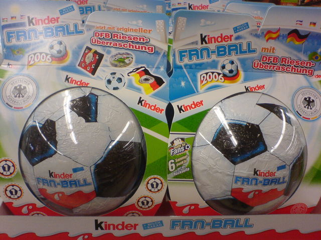 fan-ball �berraschung fussball wm2006 supermarkt fu�ball 