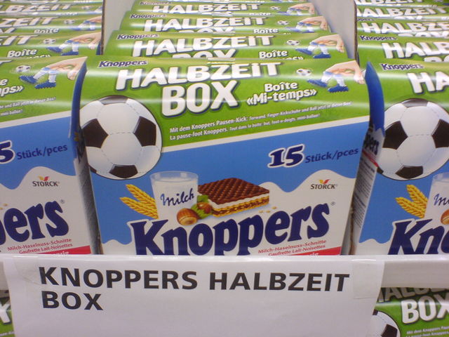 halbzeit-box halbzeit knoppers box fussball wm2006 supermarkt fuball 