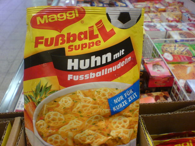 fussballsuppe fussball suppe wm2006 supermarkt fu�ball 