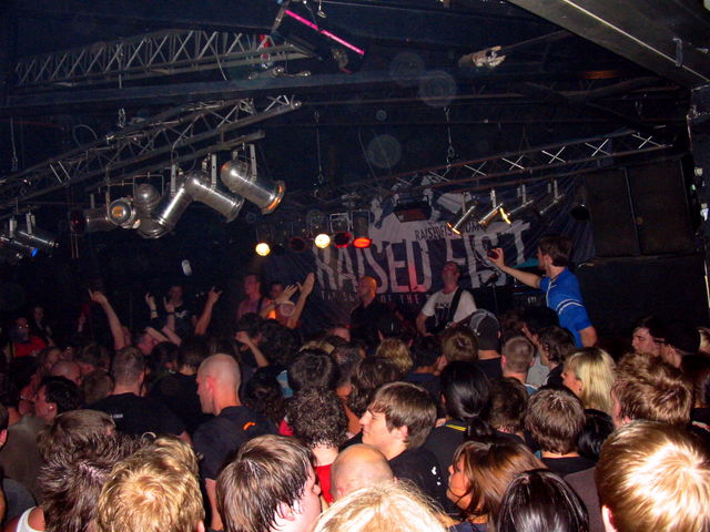 FICK DIE BUDE KAPUTT! bude undeground die fick kaputt k�ln raised fist hardcore 