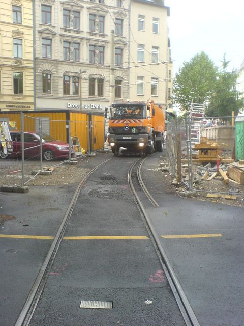 fahren wie auf schienen schienen bahn kvb chlodwigplatz 