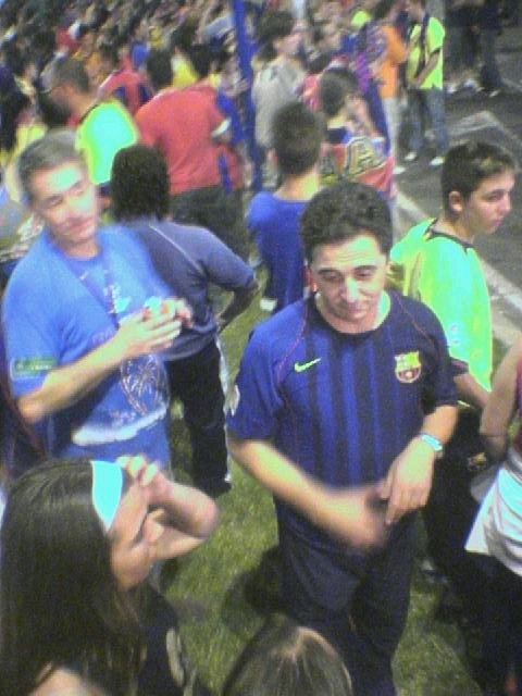 Fussballfans feiern in Alicante den Sieg von Barcelona fu�ball 