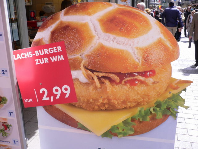 alter bekannter etwas anders fastfood lachs nordsee essen burger wm2006 fuball 