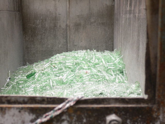 uv-gesch�tzter ausschuss container flaschen bier kaputt m�ll bremen becks 