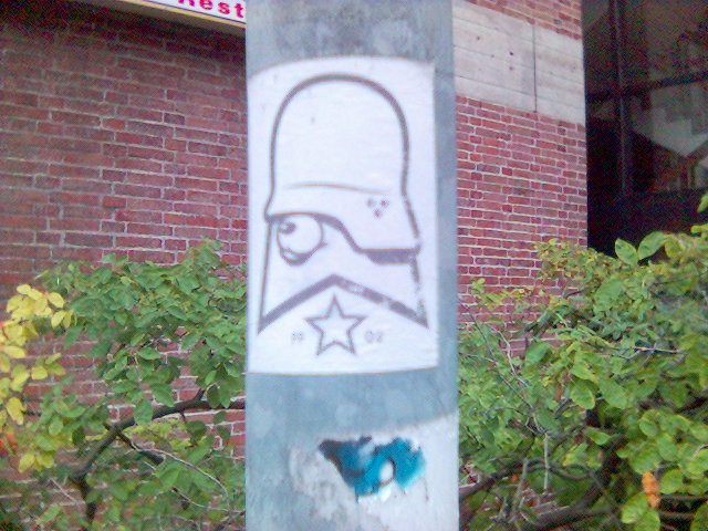  streetart helm stern m�nchen 