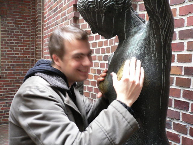 l�stern br�ste busen grapscher p�nzli skulptur titten christian bremen 