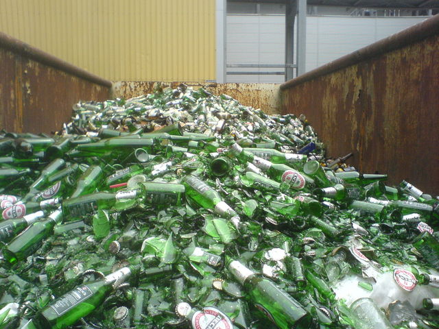 altglas gr�n kaputt bremen becks flaschen container 