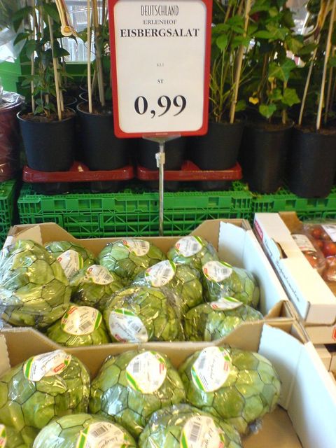 Verkleidung salat deutschland fussball wm2006 supermarkt fu�ball 