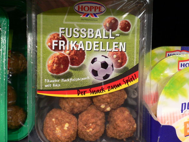 pfui frikadelle snack essen k�se wm2006 supermarkt fu�ball 
