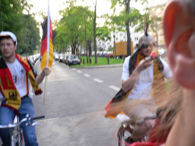 ich bin ganz ohr ohr deutschland pünzli wm2006 fußball christian eröffnungsspiel fans 