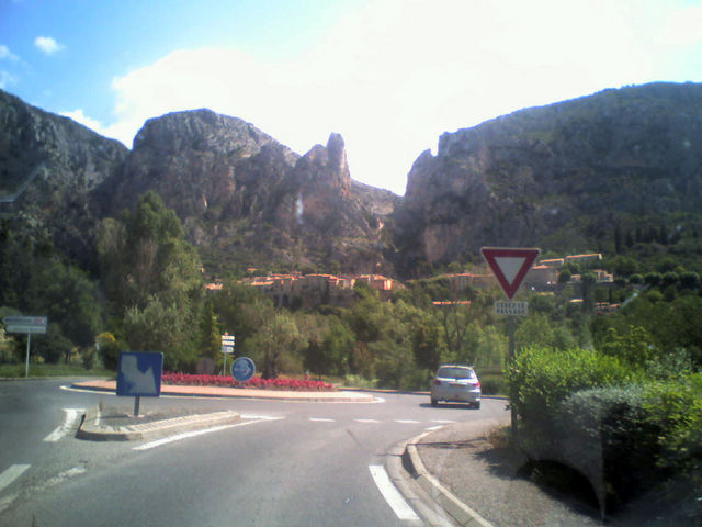 cassis berge cassis kreisverkehr frankreich 