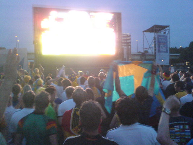 toooooooor f�r schweden! fussball tor wm2006 fu�ball fans schweden schokomuseum 