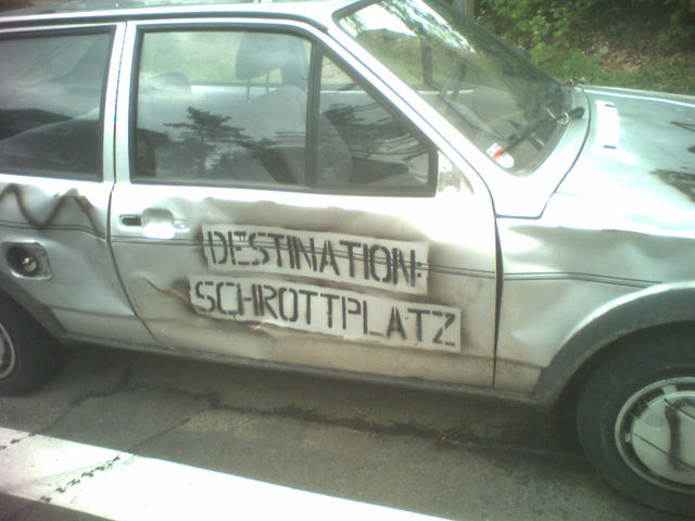 Knitter-look beule knitter schrottplatz t�v auto 