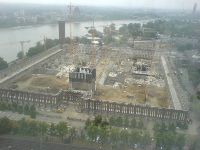 abbruchunternehmung k�lnmesse baustelle rhein kran lvr-turm 