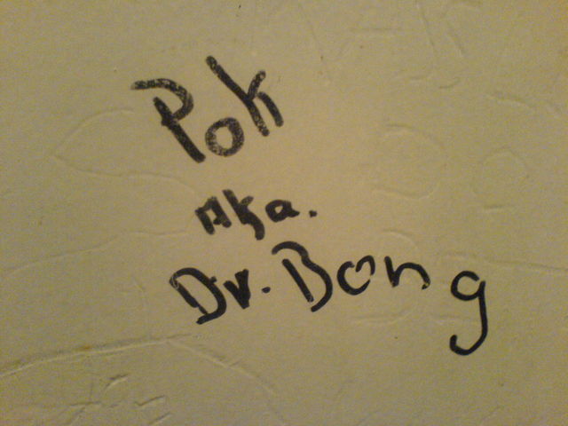 Dr. Bong dr. bong streetart tag 