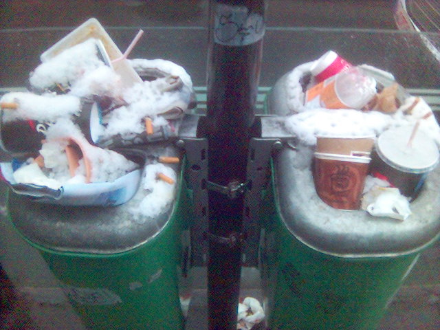 im winter wenns ganz kalt ist... m�ll schnee 