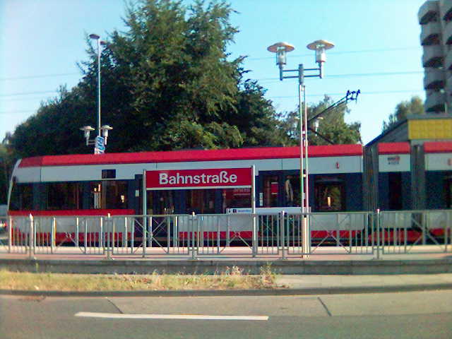 Hellas! bahnstrasse falschrum kvb k�ln schild strasse haltestelle laterne strassenbahn 