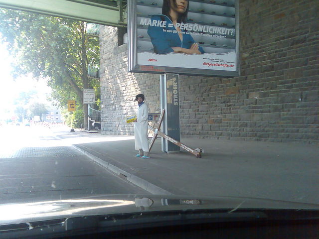 Jesus auf dem Weg nach Mainz mainz serverinsbr�cke trampen jesus k�ln 