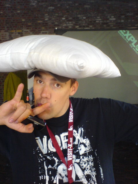 kissenm�tze kissen kissenm�tze evoke philipp zamboo evoke2006 demoscene 