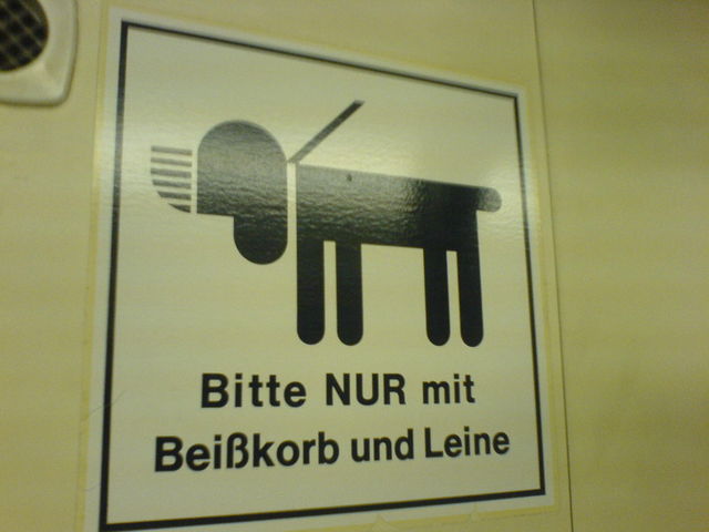 hunde bei�korb leine hunde schild ubahn wien 
