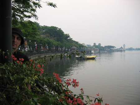 Inspector Clouseau ermittelt landeshauptstadt promenade fluss borneo sarawak kuching 