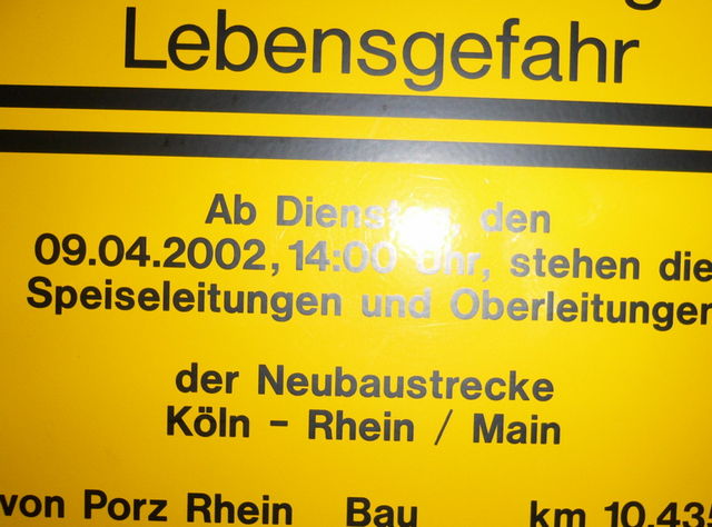 speise speise bahn gefahr schild warnung lebensgefahr 