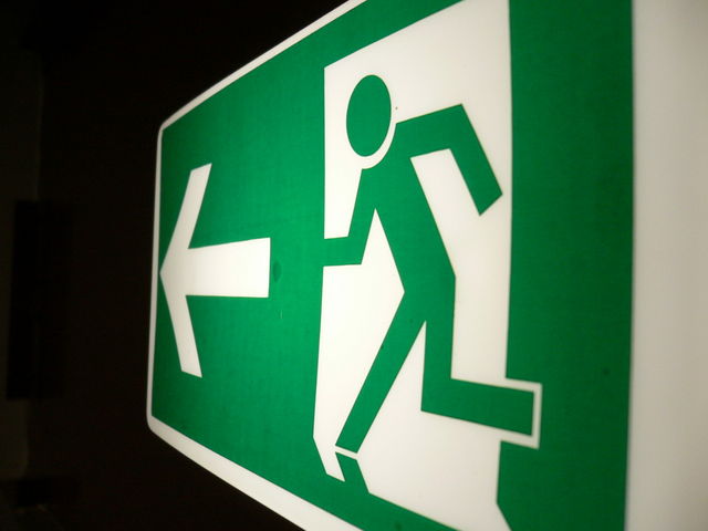 forrest notausgang gr�n schild ausgang 