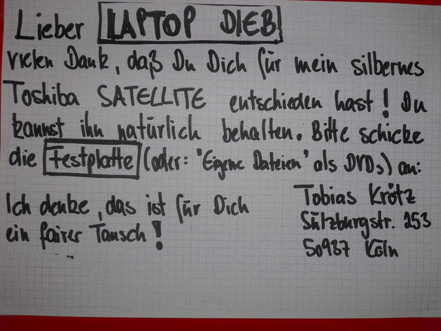 gute wahl dieb laptop notebook festplatte uni schwarzes_brett aushang studenten 