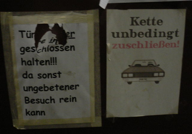 geschlossene gesellschaft besuch gäste schließen schloss schilder tür 