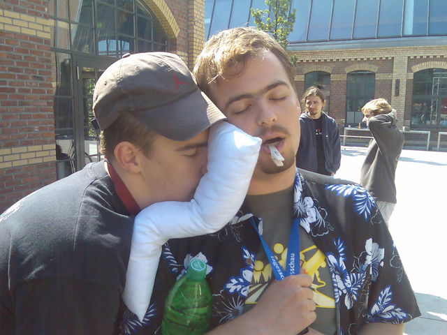 Die besoffenen Penner evoke p�nzli zamboo drogen vulkanhalle dicht besoffen saufen 