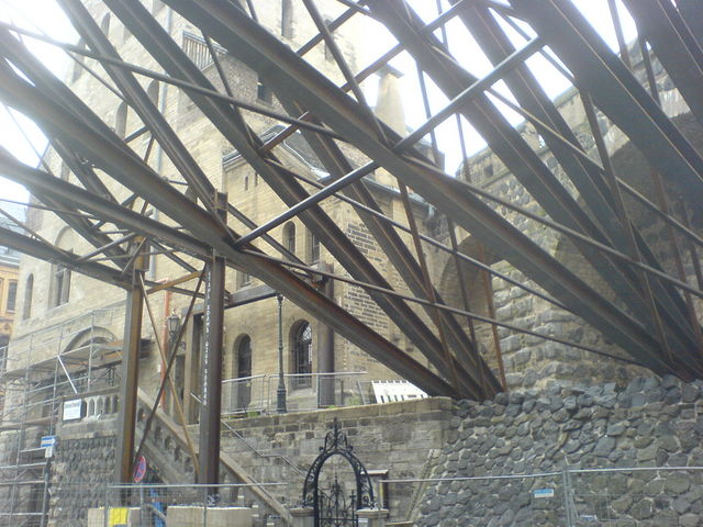 verstrebt severinstor baustelle ubahn s�dstadt stahl 