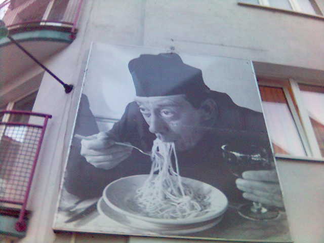 Don Camillo camillo don nudeln priester spaghetti bild essen glas haus plakat foto teller 