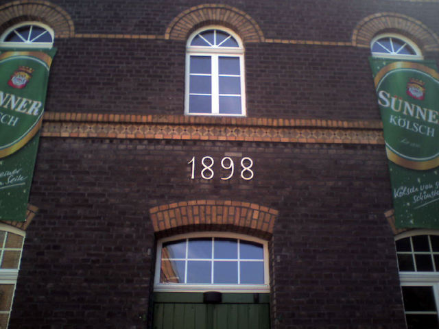 klassisch rheinl�ndische 3 fensterfront front kalk rheinland fenster s�nner 