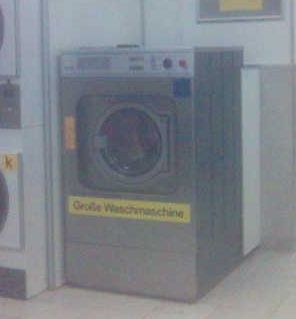 Die Grosse Waschmaschine gottheit gross waschmaschine waschsalon 