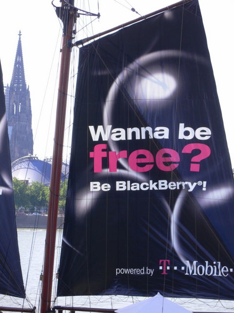 frei hei�t immer erreichbar, klar k�ln rhein werbung schiff blackberry 