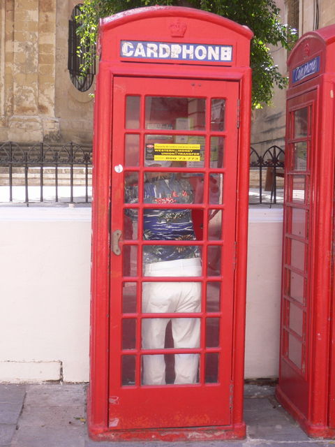 spuren rot telefon telefonzelle englisch malta 