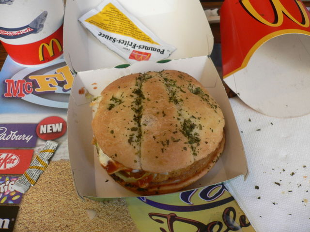 premiere essen burger mcdonalds malta fastfood 