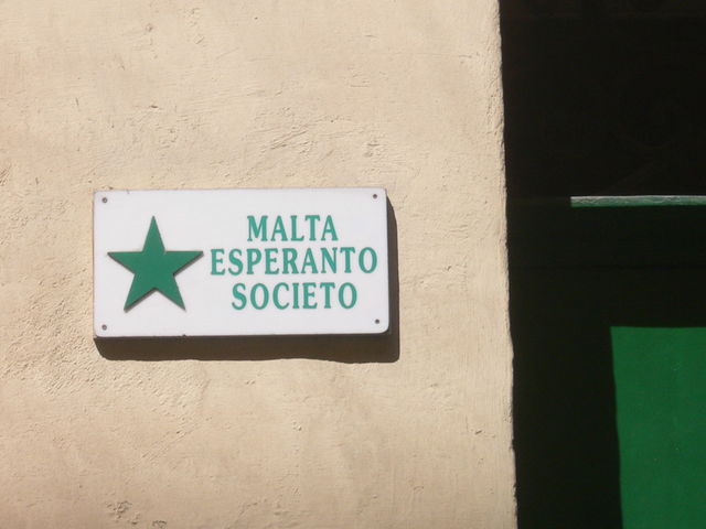 gute idee esperanto gesellschaft schild sprache malta 
