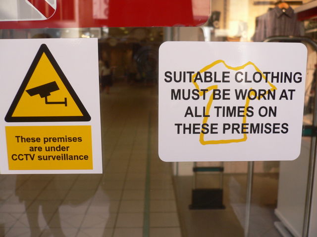 und sch�n in die kamera l�cheln! kleidung video�berwachung aufkleber kamera malta 