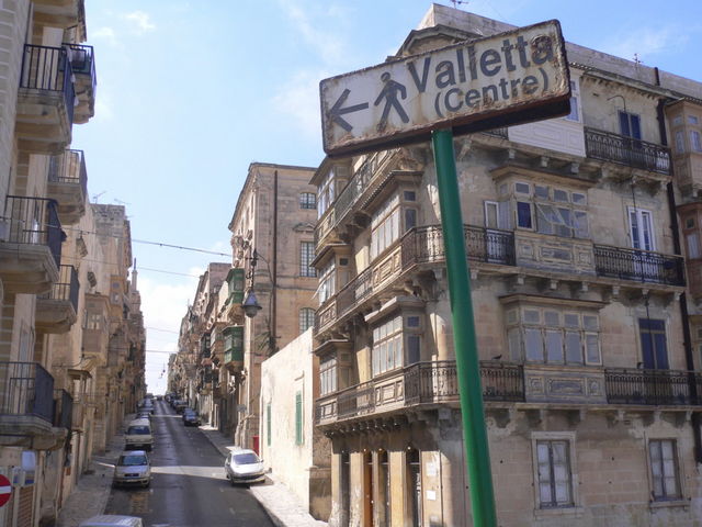 pulsierende hauptstadt valletta stra�e malta 
