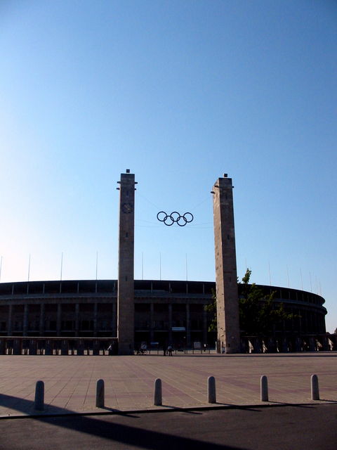 Berliner Olympiastadtion, 4. Teil ringe berlin olympiastadion gigant�s 