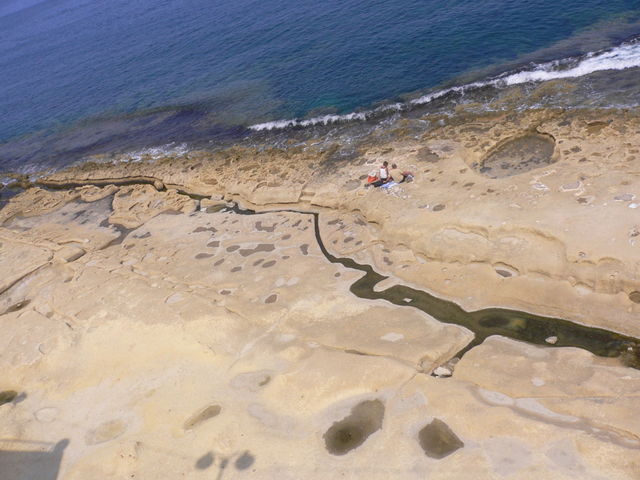 rocky beach meer strand felsen ufer malta 